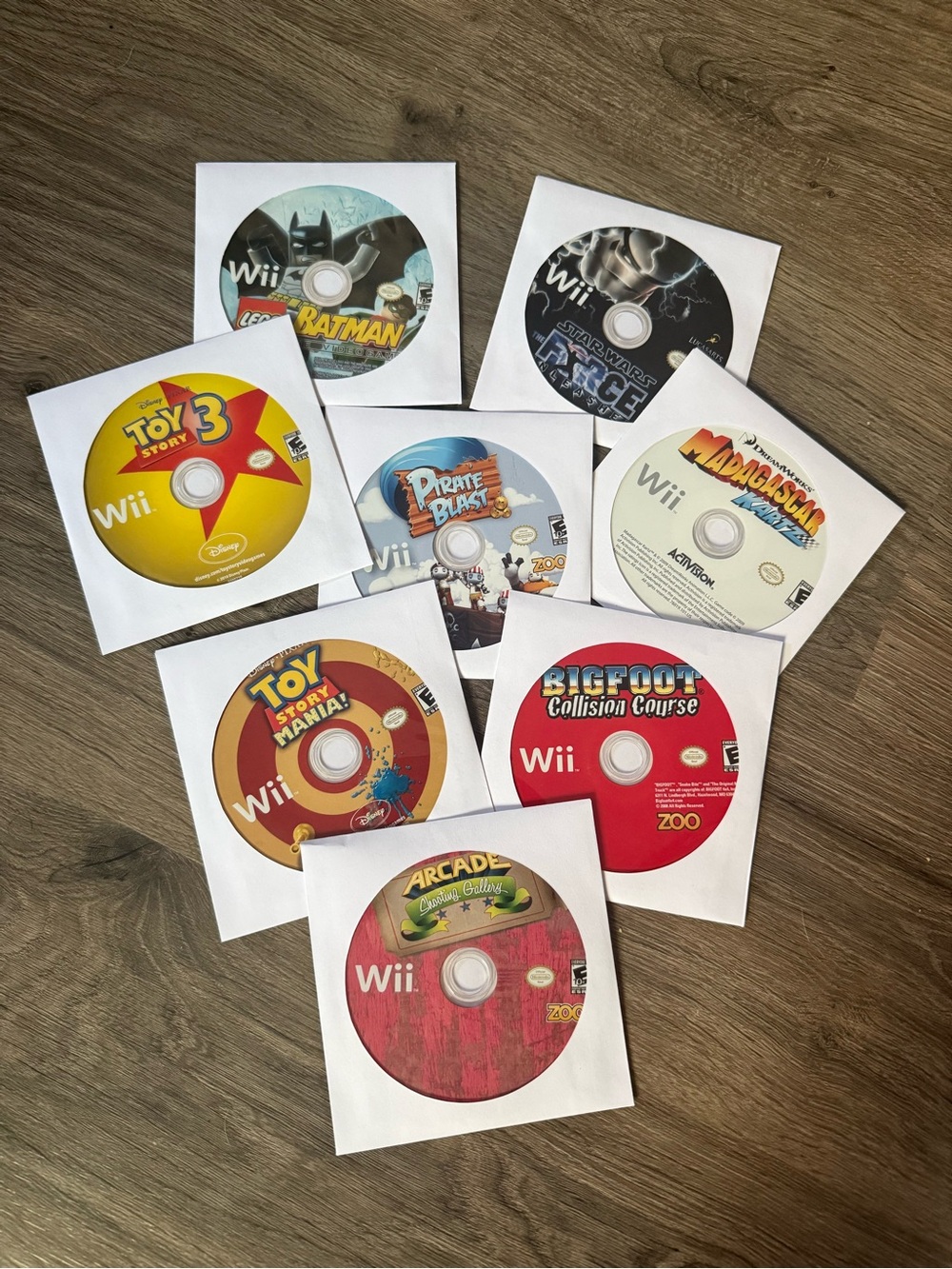 Lot of 8 Wii Game Discs in Paper Sleeves